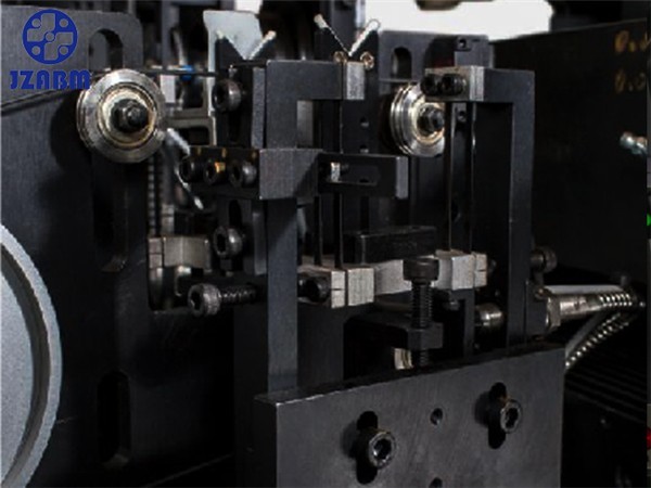 兩工位半自動(dòng)平衡修正機(jī) 兩工位半自動(dòng)平衡修正機(jī)